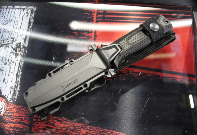 Gerber Strongarm Black in Sheath